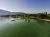 Bodensee mit Blick auf das Bregenzer Strandbad im Sommer. JUFA Hotels bietet tollen Sommerurlaub an schönen Seen für die ganze Familie.