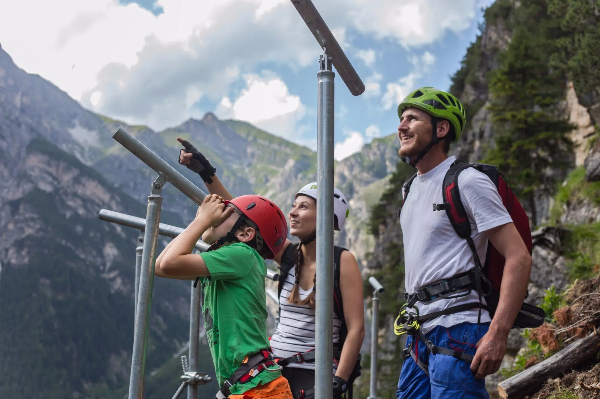 Sie sehen den Sankt Magdalena Klettersteig in Gschnitz. Das JUFA Hotel Wipptal ist der perfekte Ausgangspunkt für einen erlebnisreichen Wander- und Bergurlaub.