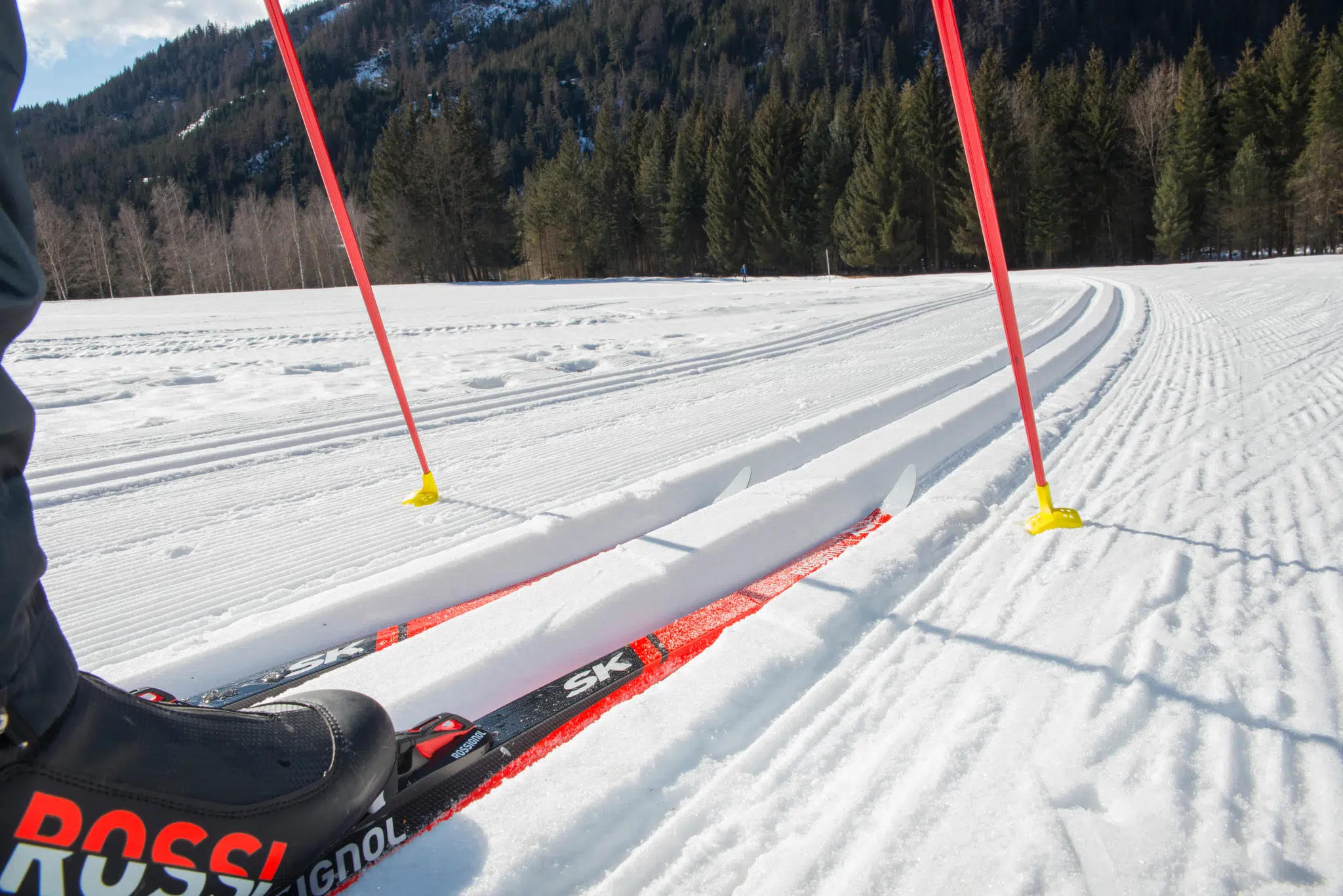 Ihr seht die wunderschöne Winterlandschaft beim Langlaufen rund um das JUFA Hotel Eisenerz. Der Ort für erholsamen Winter- und Wanderurlaub.