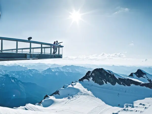 Ihr seht die bekannte Aussichtsplattform Top of Salzburg in der Gipfelwelt 3000.