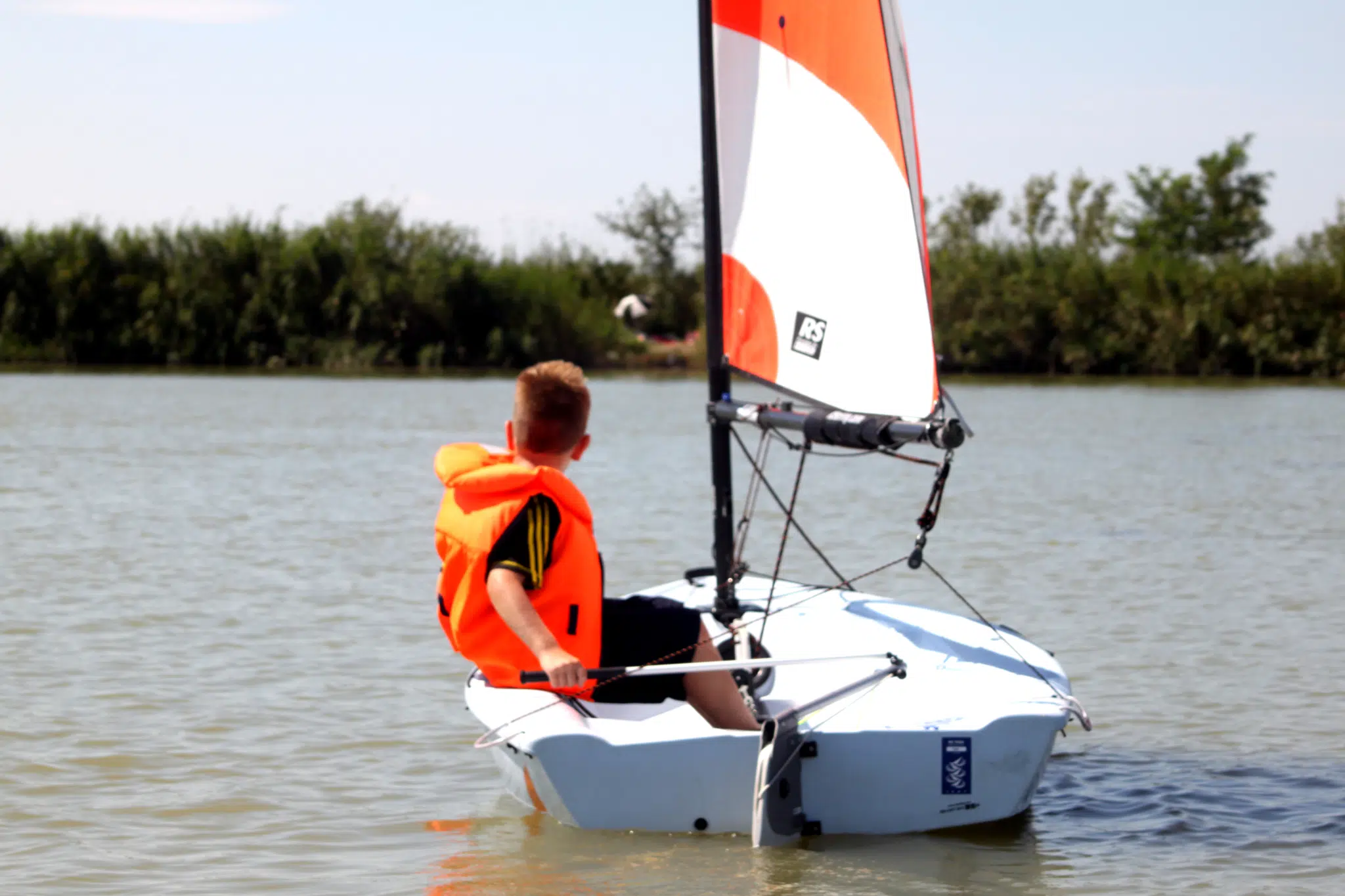 Segelboot Reiger Segelschule Stubenbergsee