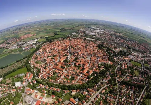 Ihr seht den Geopark Ries von der Vogelperspektive.