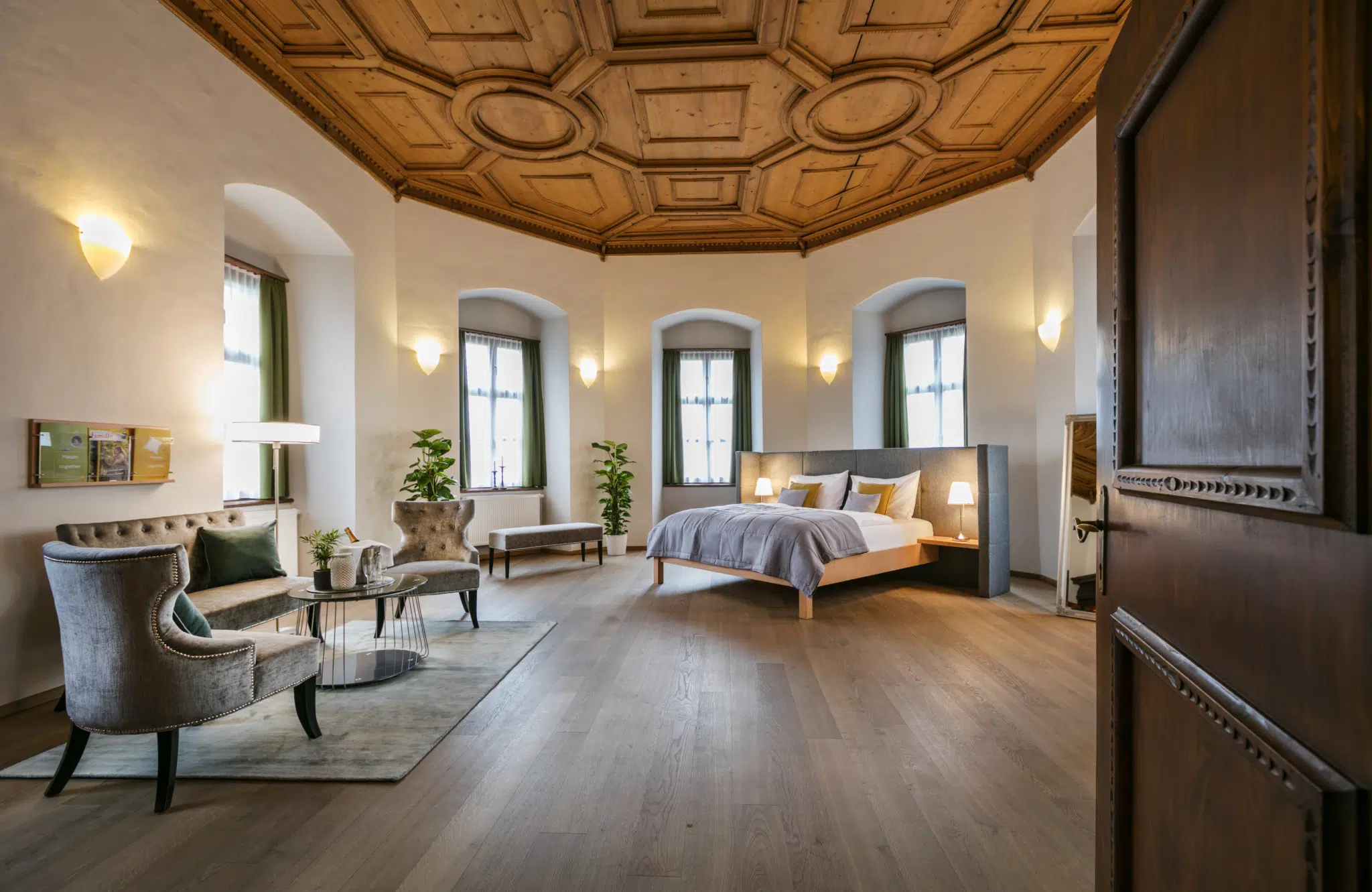 Doppelzimmer superior als Hochzeitszimmer im JUFA Hotel Schloss Röthelstein/Admont***. Der Ort für märchenhafte Hochzeiten und erfolgreiche und kreative Seminare.